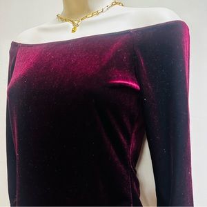 🌹🌹Red velvet top size small super cute and sexy